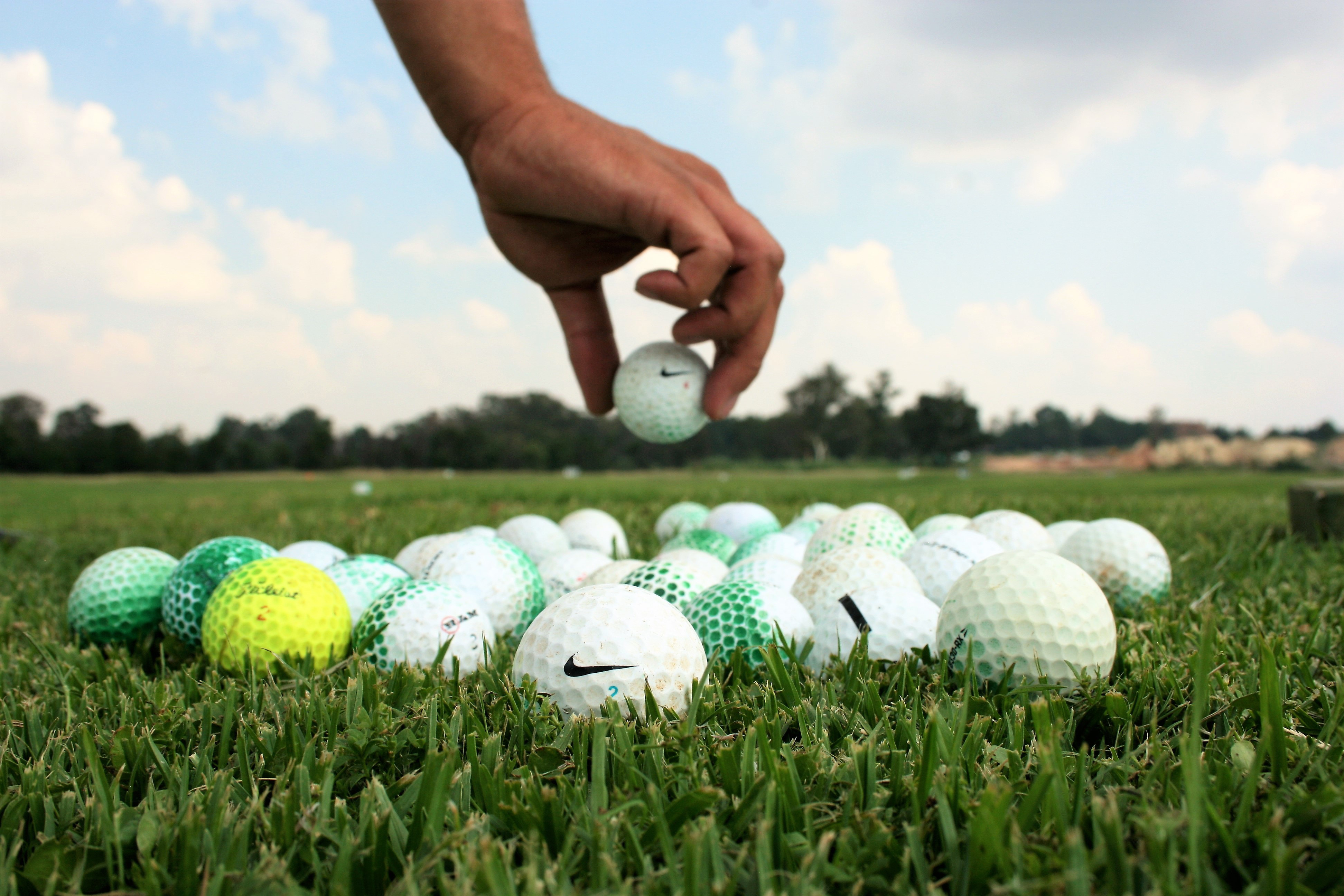 Golf Ball Selector: Know Which Ball to Use and How to Select
