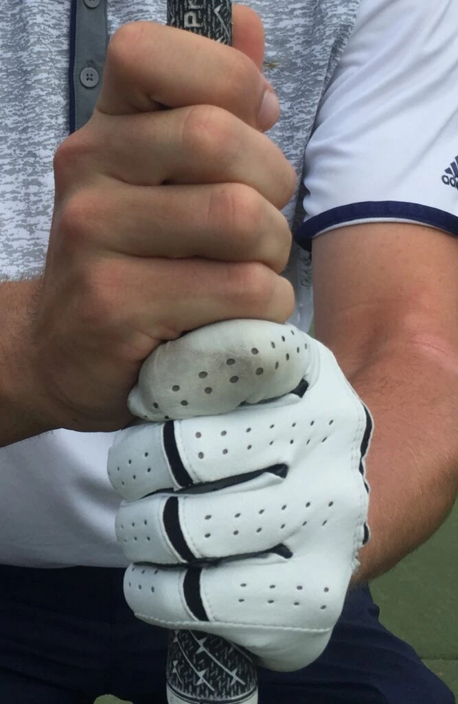 Baseball grip or ten-finger grip